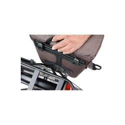 Sacoche arrière BASIL "Move" MIK Studs, 15L, brun