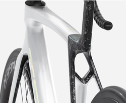 Vélo de route Trek Madone SL6 AXS G8