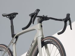 Bicicleta carretera Trek Madone SL7 Gen 8