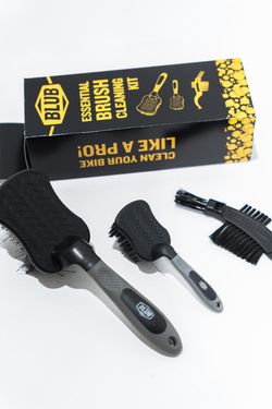 BLUB ESSENTIAL BRUSH CLEANING KIT