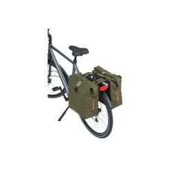 Bolsa doble BASIL "SoHo Nordlicht" MIK, 41L, verde musgo