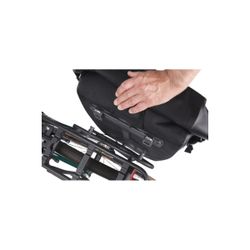 Bolsa trasera impermeable BASIL "Navigator Waterproof L" MIK Studs, 22L, negra