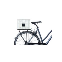 Caja de plástico reciclado para bicicletas BASIL M, 29.5L, blanca