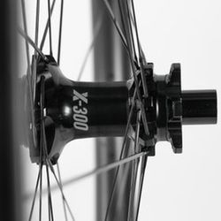 JUEGO DE RUEDAS FSA NS SC i30 29" DISCO 6 AGUJEROS TUBELESS HOOKLESS SHIMANO 12V CARBONO NEGRO