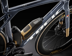 Madone SLR 9 AXS Gen 8 - No. 76 ICON