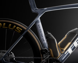 Madone SLR 9 AXS Gen 8 - No. 76 ICON