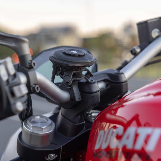 Quad Lock Weatherproof Wireless Charging Head V3