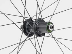 Ruota posteriore bontrager paradigm a 11 velocità 700 c tlr nero / grigio