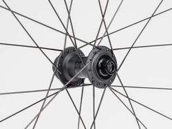 Roue arrière bontrager paradigm comp 25 disc 142 shim 11 noir