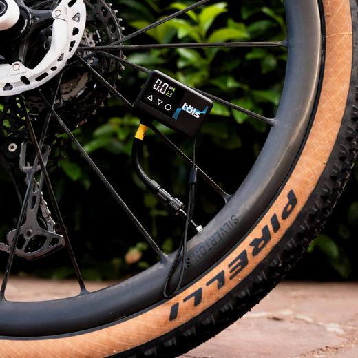 TÖLS AINA SMART PUMP BLACK