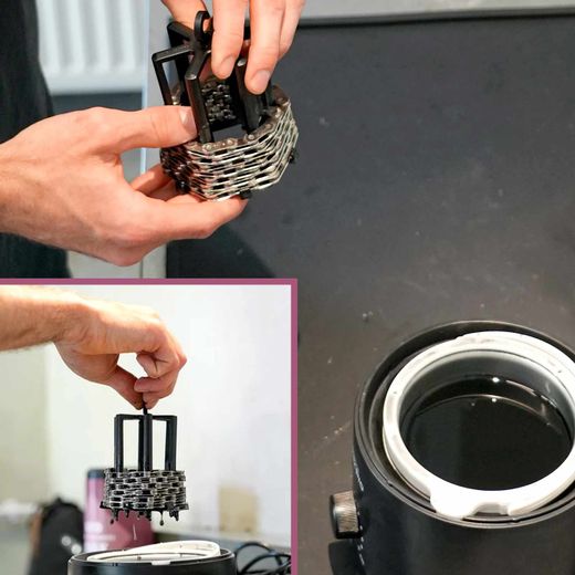 UFO HOT WAX CHAIN HANGER