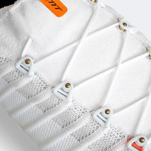 Baskets blanches SUPERLIGHT de DMT POGI