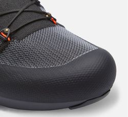 Sneaker de DMT Pogi Édition spéciale 2025