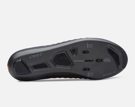 Sneaker de DMT Pogi Édition spéciale 2025