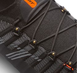 Sneaker de DMT Pogi Édition spéciale 2025